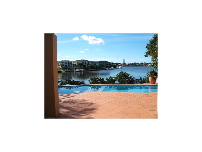 Clear Island Waters QLD 4226