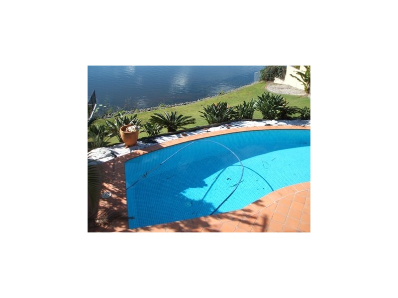 Clear Island Waters QLD 4226