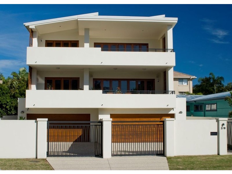 8 Nagel Avenue, Miami QLD 4220