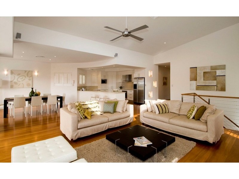 8 Nagel Avenue, Miami QLD 4220