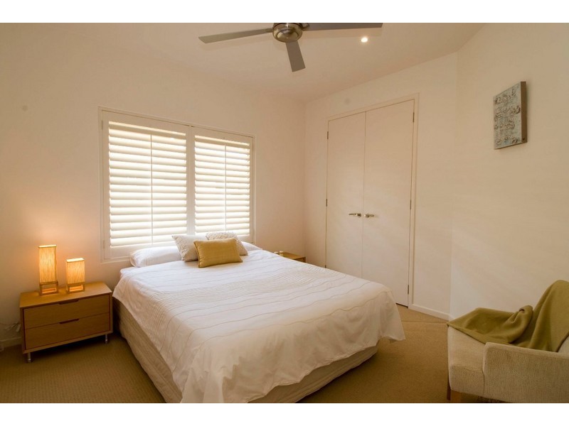 8 Nagel Avenue, Miami QLD 4220