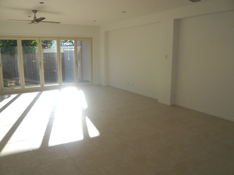 76 Paradise Island, Surfers Paradise QLD 4217