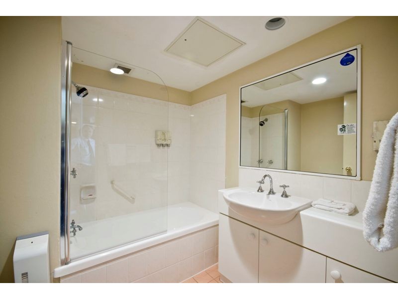 218/2011 Gold Coast Highway, Miami QLD 4220