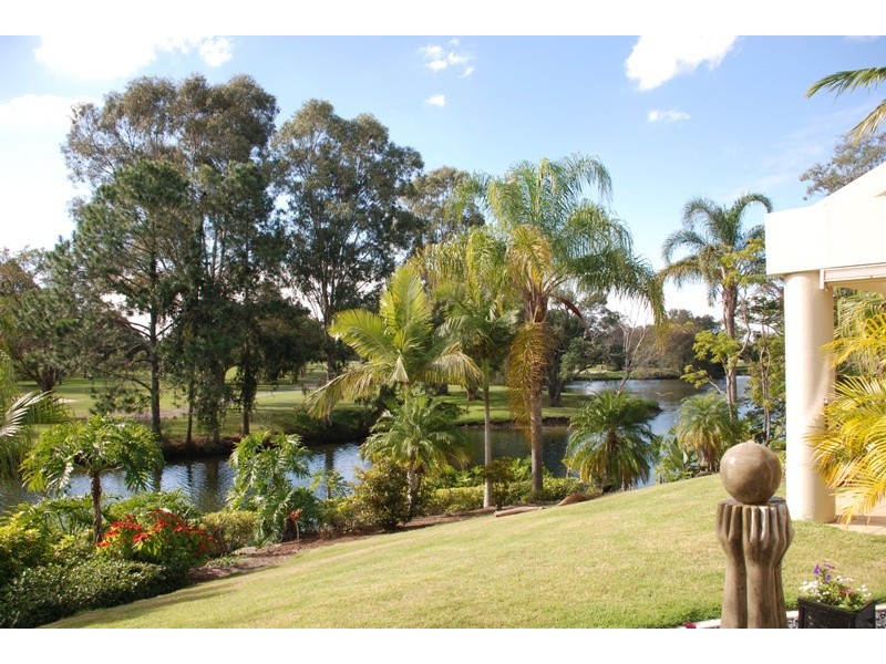 Villa 8 Rhode Island, 125 Santa Cruz Boulevard, Clear Island Waters QLD 4226