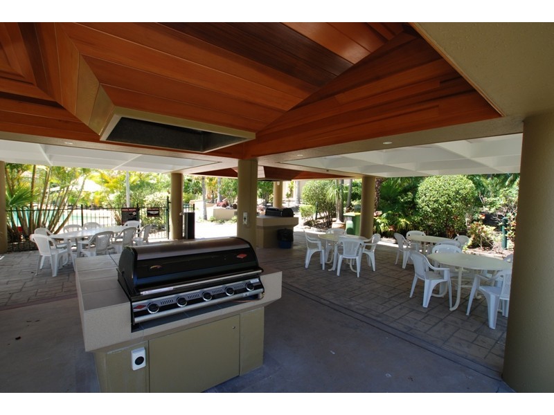 Villa 8 Rhode Island, 125 Santa Cruz Boulevard, Clear Island Waters QLD 4226