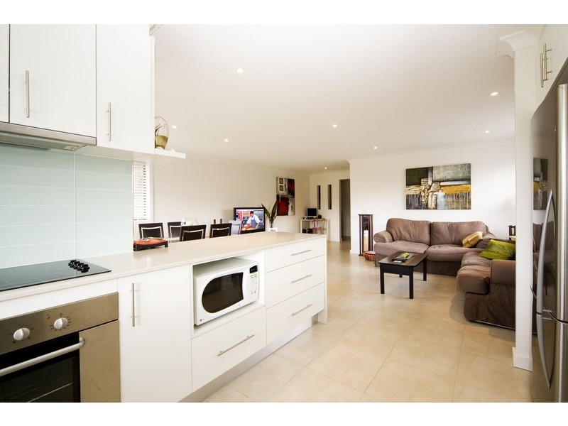 12/16 ‘Palm Trees’, St Kilda Avenue, Broadbeach QLD 4218