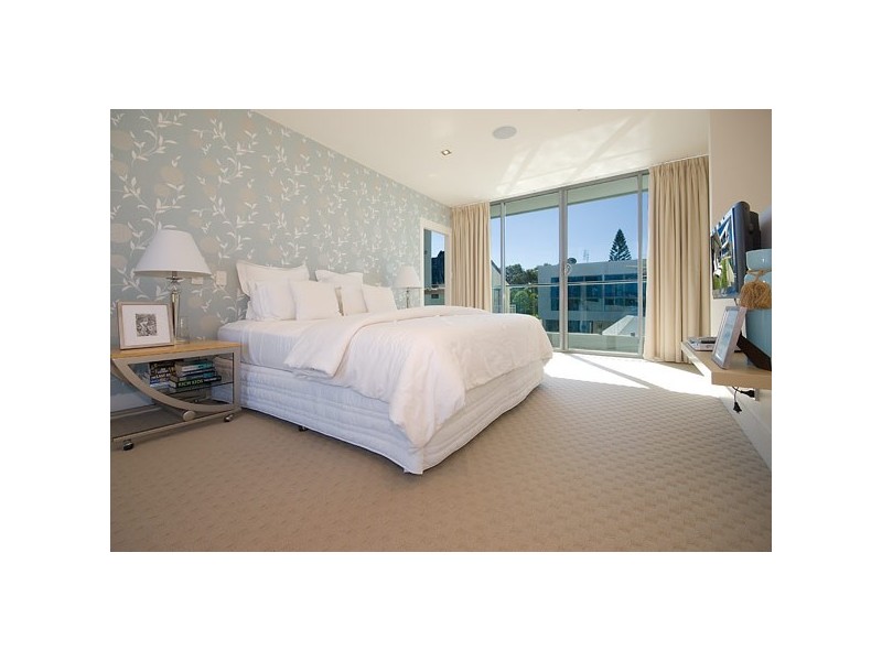 21 Freyburg Street, Bundall QLD 4217