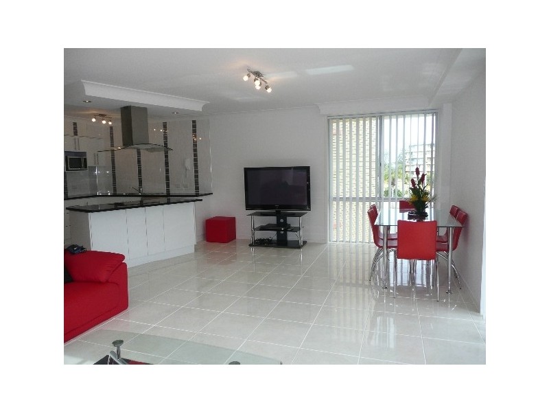 Apt 8 ‘Barridene’, 2 Federation Avenue, Broadbeach QLD 4218