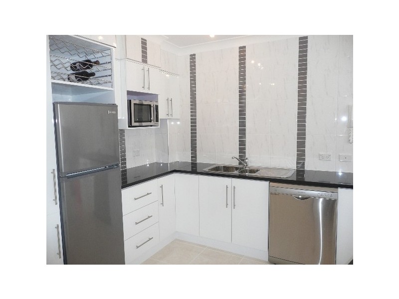 Apt 8 ‘Barridene’, 2 Federation Avenue, Broadbeach QLD 4218