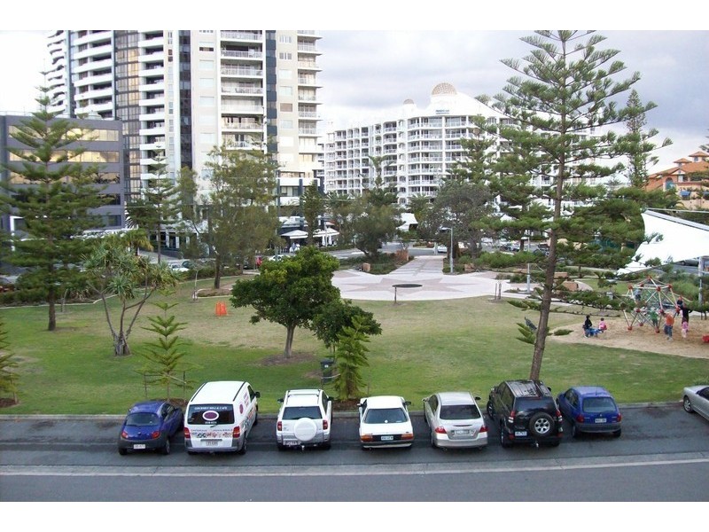 Apt 8 ‘Barridene’, 2 Federation Avenue, Broadbeach QLD 4218