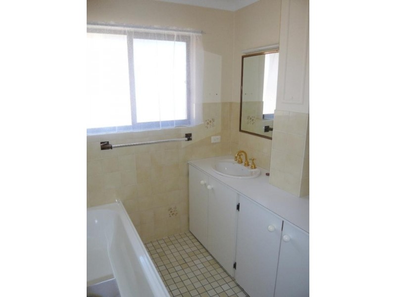 8/1933 Gold Coast Highway, Burleigh Heads QLD 4220