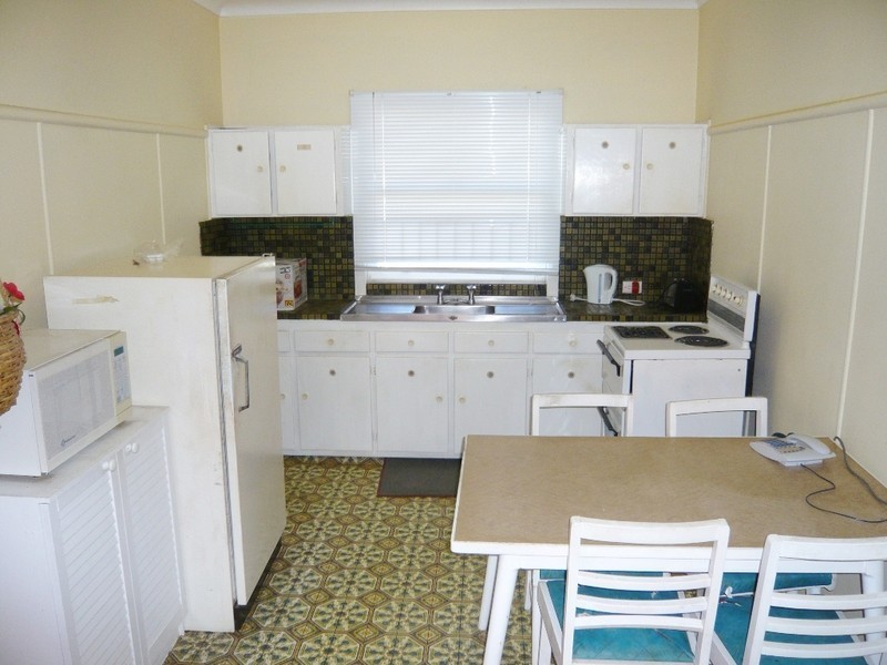 4 First Avenue, Burleigh Heads QLD 4220