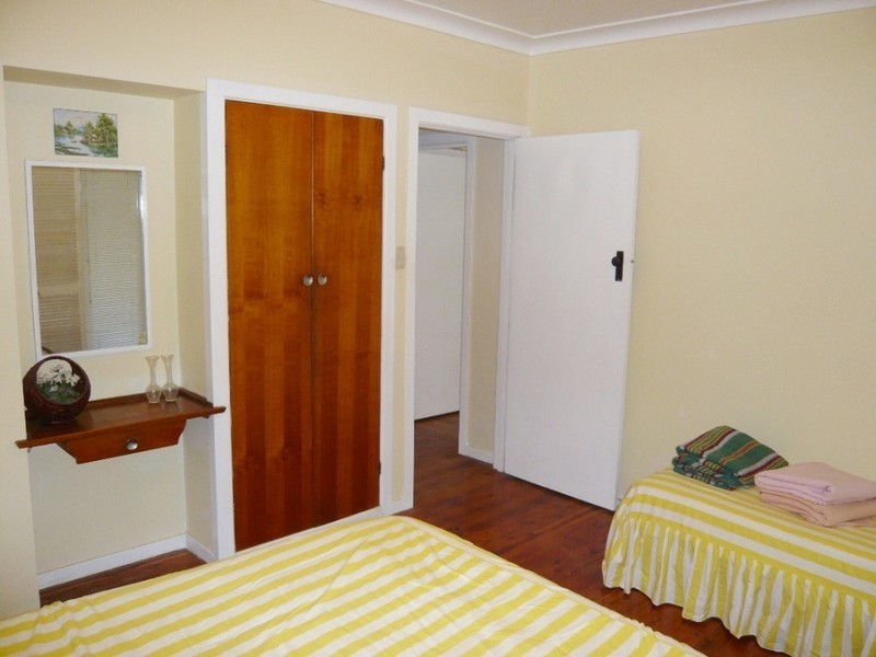 4 First Avenue, Burleigh Heads QLD 4220