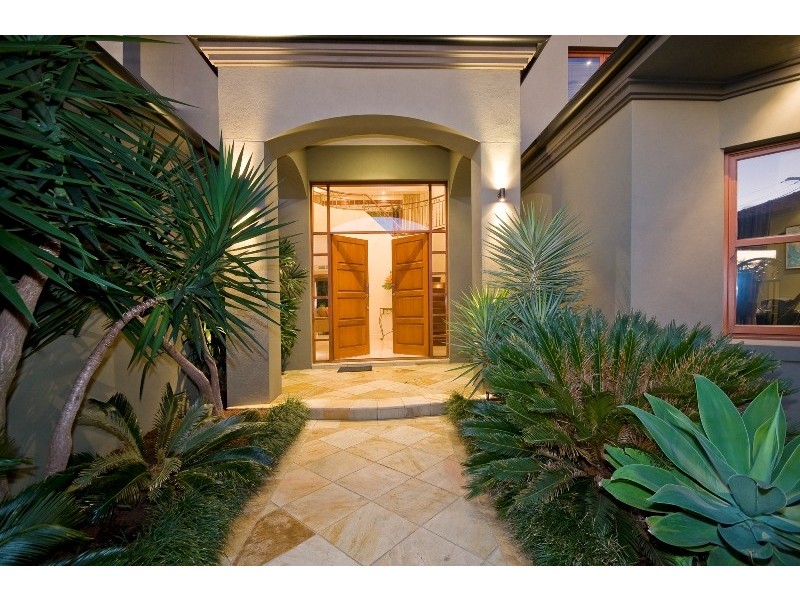 Broadbeach Waters QLD 4218