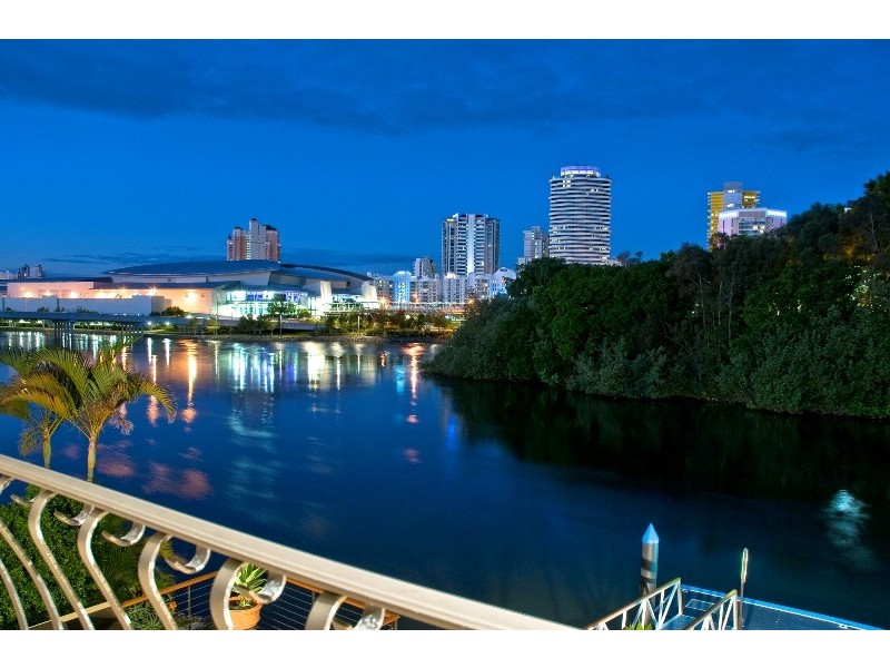 Broadbeach Waters QLD 4218