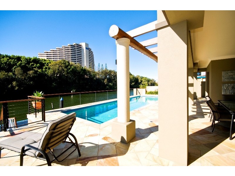 Broadbeach Waters QLD 4218