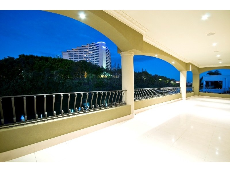 Broadbeach Waters QLD 4218