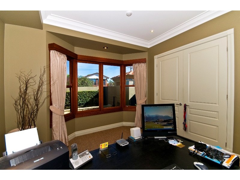 Broadbeach Waters QLD 4218