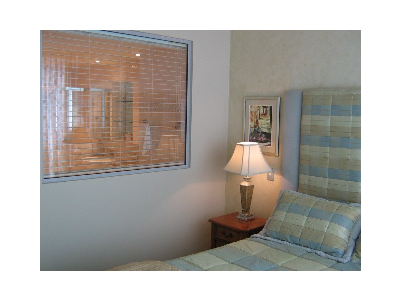 360 Marine Parade, Labrador QLD 4215