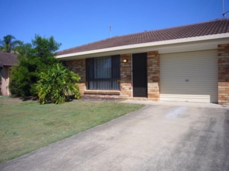 1/8 Peacock Place, Burleigh Waters QLD 4220