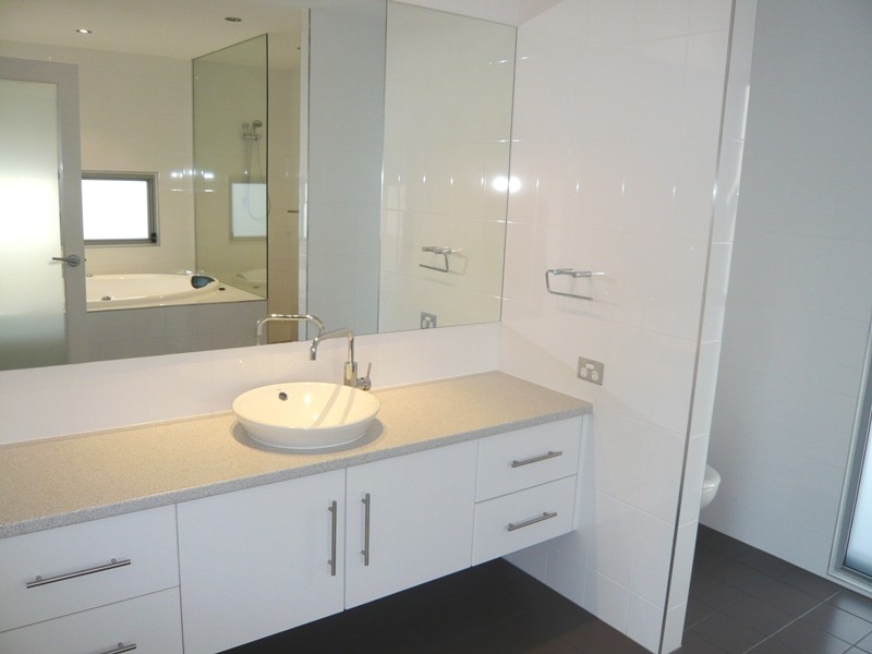 41 Sophie Avenue, Broadbeach Waters QLD 4218