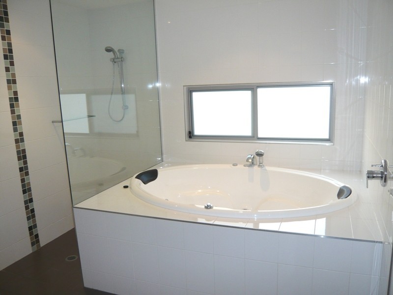 41 Sophie Avenue, Broadbeach Waters QLD 4218