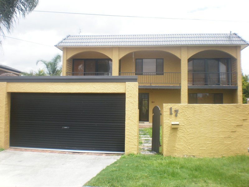 17 Monterey Court, Broadbeach Waters QLD 4218