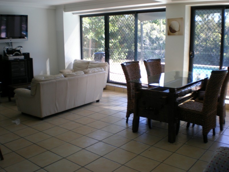 17 Monterey Court, Broadbeach Waters QLD 4218