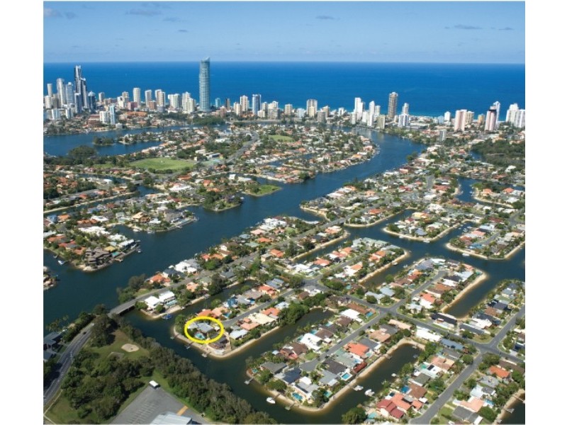 17 Monterey Court, Broadbeach Waters QLD 4218