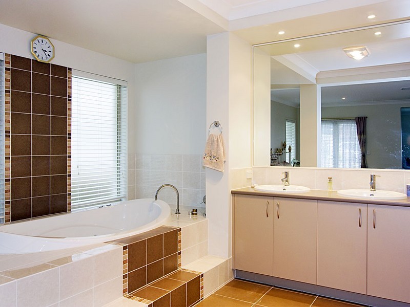 43 York Creek Crescent, Reedy Creek QLD 4227