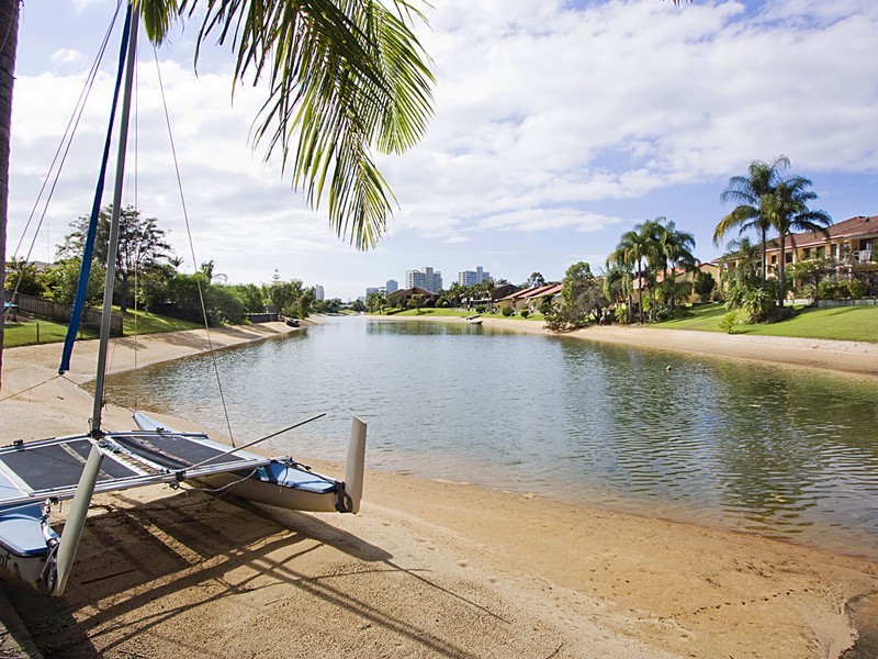 202 Rio Vista Boulevard, Mermaid Waters QLD 4218