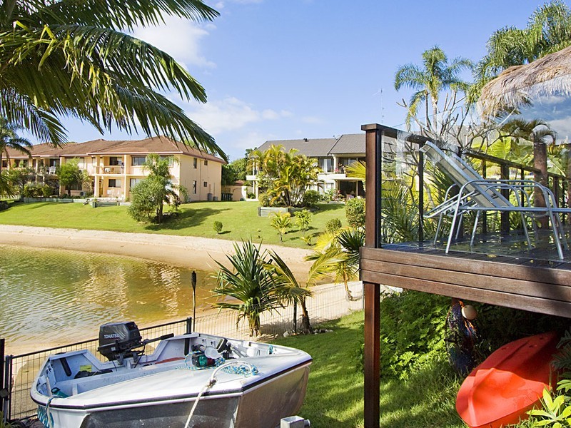 202 Rio Vista Boulevard, Mermaid Waters QLD 4218