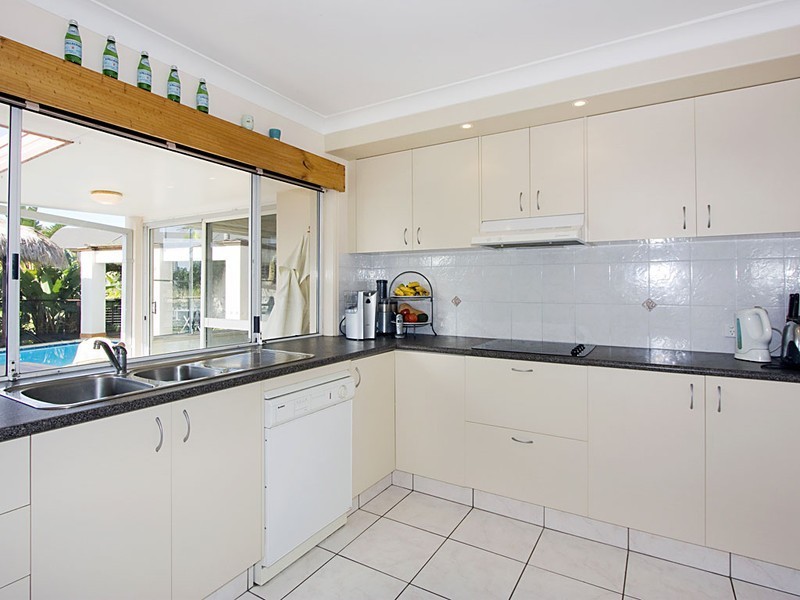 202 Rio Vista Boulevard, Mermaid Waters QLD 4218