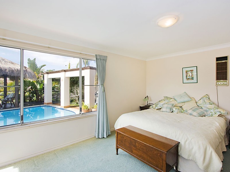 202 Rio Vista Boulevard, Mermaid Waters QLD 4218