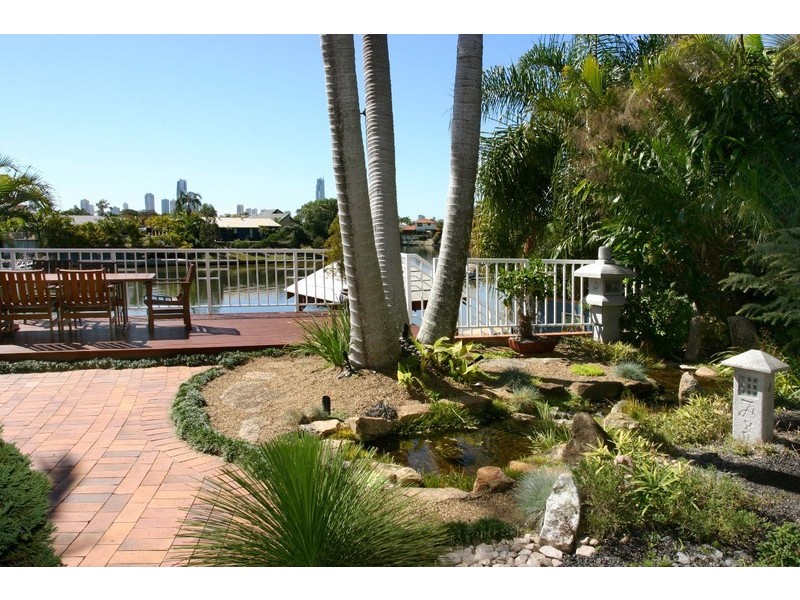 22 Village High Road, Benowa QLD 4217