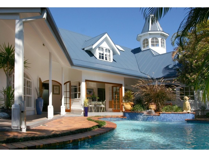 22 Village High Road, Benowa QLD 4217