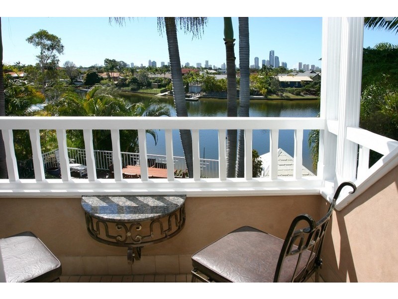 22 Village High Road, Benowa QLD 4217