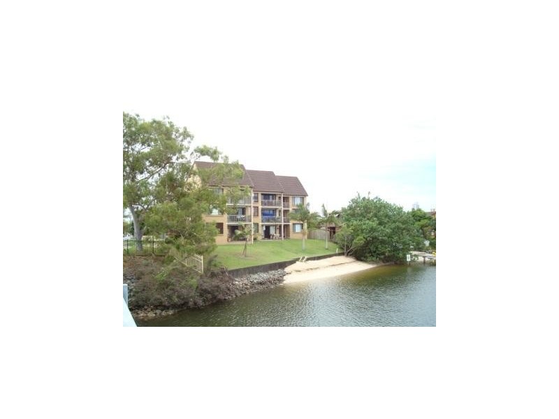 18 Sunshine Boulevard, Broadbeach Waters QLD 4218