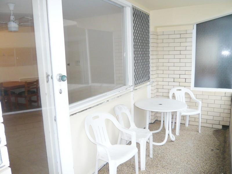 4/136 Old Burleigh Road, Broadbeach QLD 4218