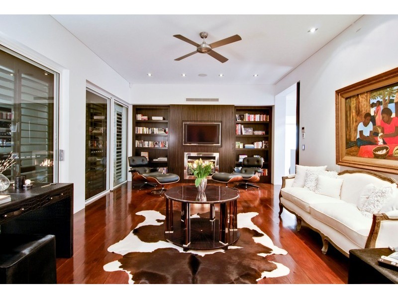 Broadbeach Waters QLD 4218