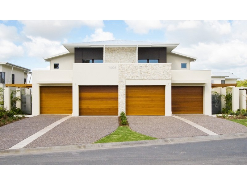 7006 a and b Vista Drive, Benowa QLD 4217