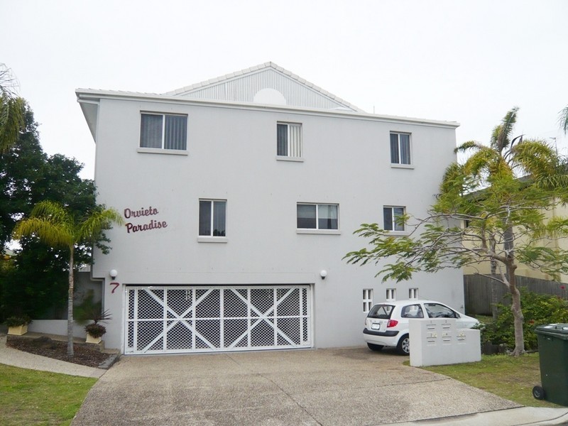 1/7 Orvieto Avenue, Mermaid Waters QLD 4218