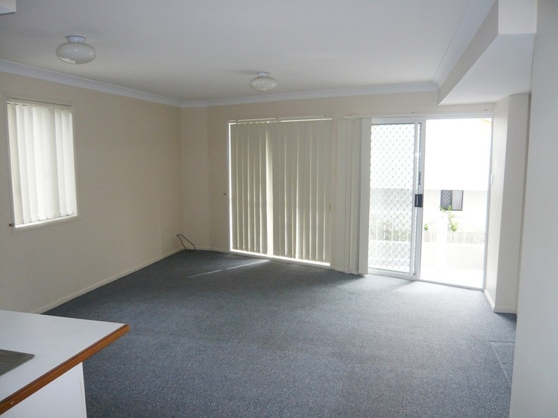 1/7 Orvieto Avenue, Mermaid Waters QLD 4218