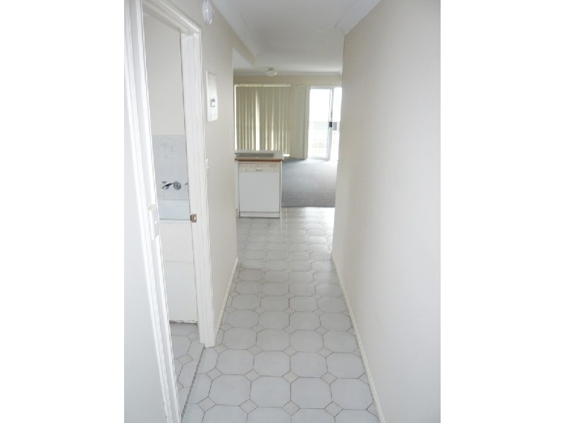 1/7 Orvieto Avenue, Mermaid Waters QLD 4218