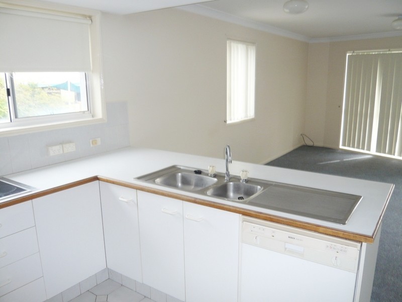 1/7 Orvieto Avenue, Mermaid Waters QLD 4218