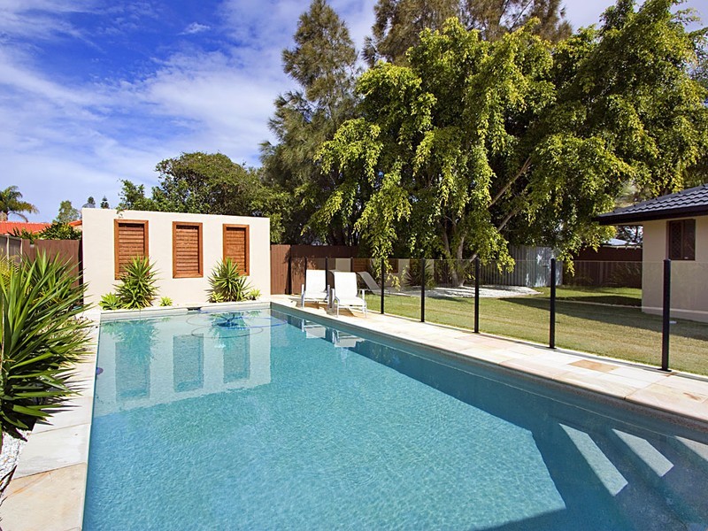 56 Barrier Reef Drive, Mermaid Waters QLD 4218