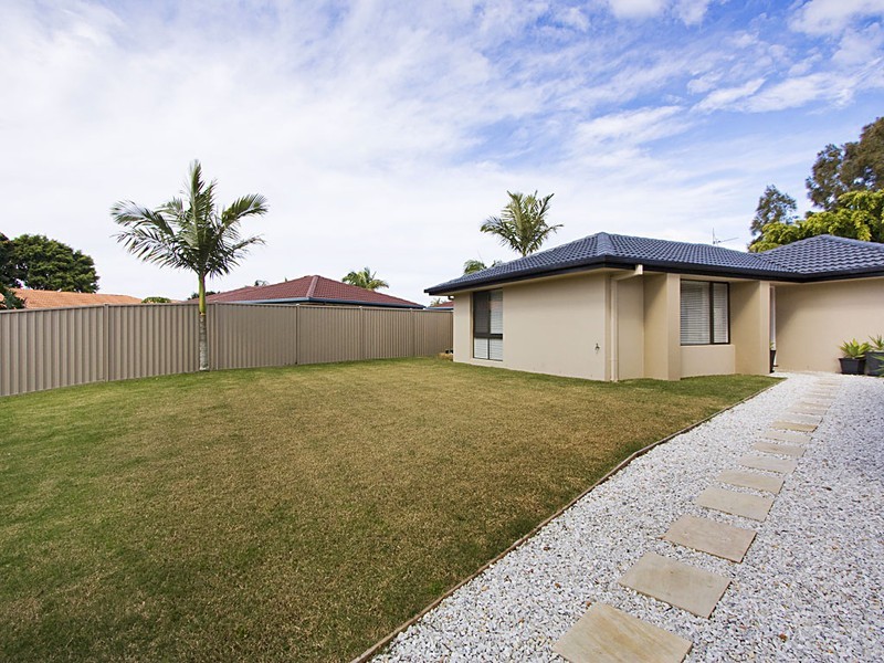 56 Barrier Reef Drive, Mermaid Waters QLD 4218