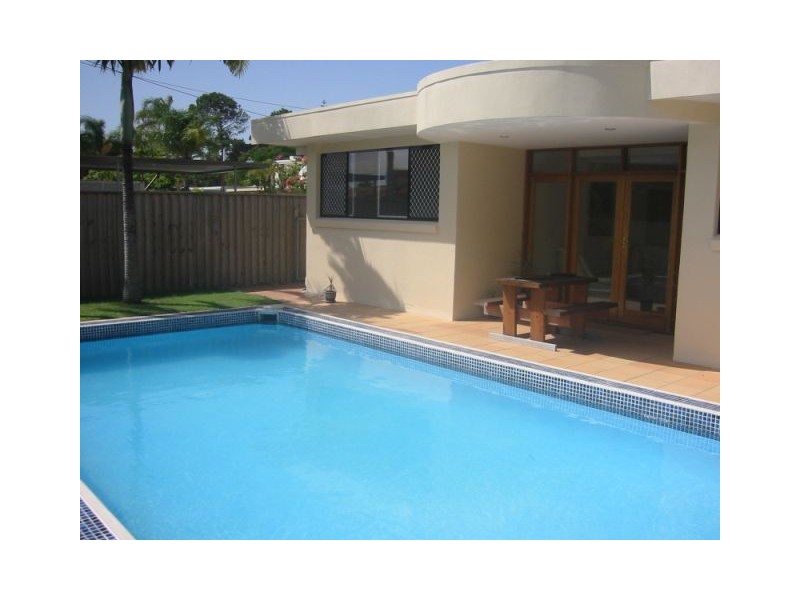 76 Savoy Drive, Broadbeach QLD 4218