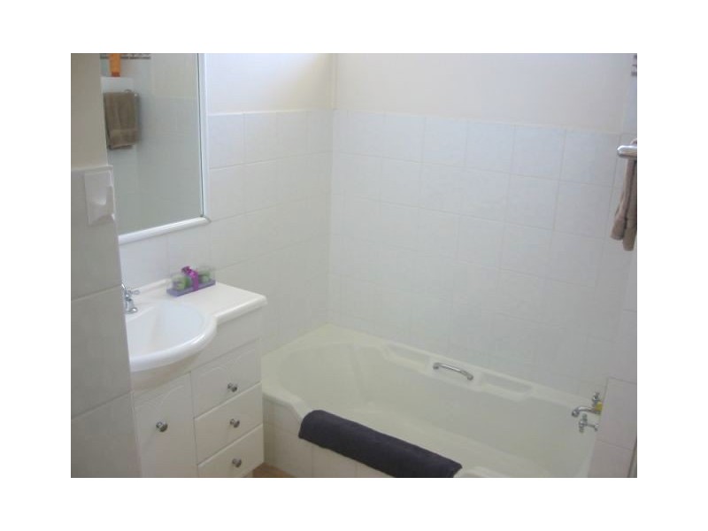 76 Savoy Drive, Broadbeach QLD 4218