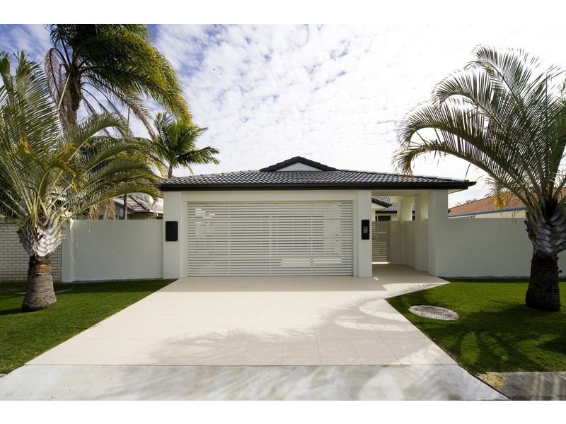 124 Sundance Way, Runaway Bay QLD 4216